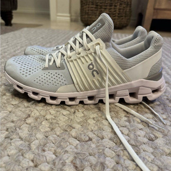 On Running Cloudswift Sneaker - Picture 1 of 6